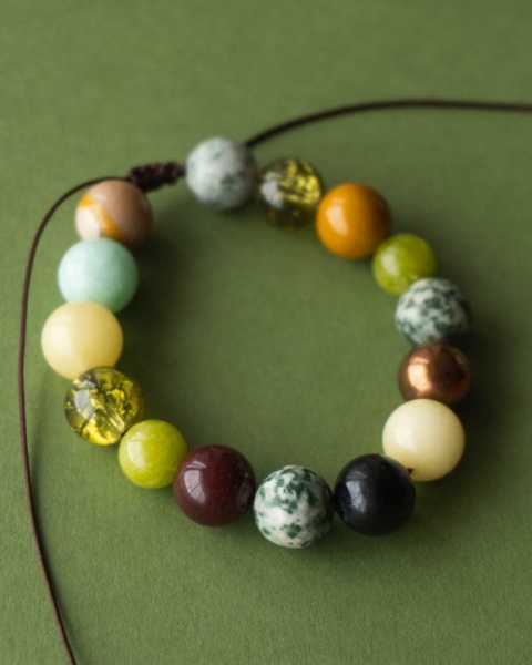 Bransoletka z dużych kamieni